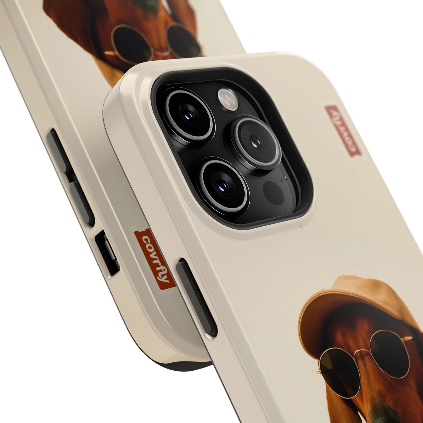 Lentes oscuros, mirada seria