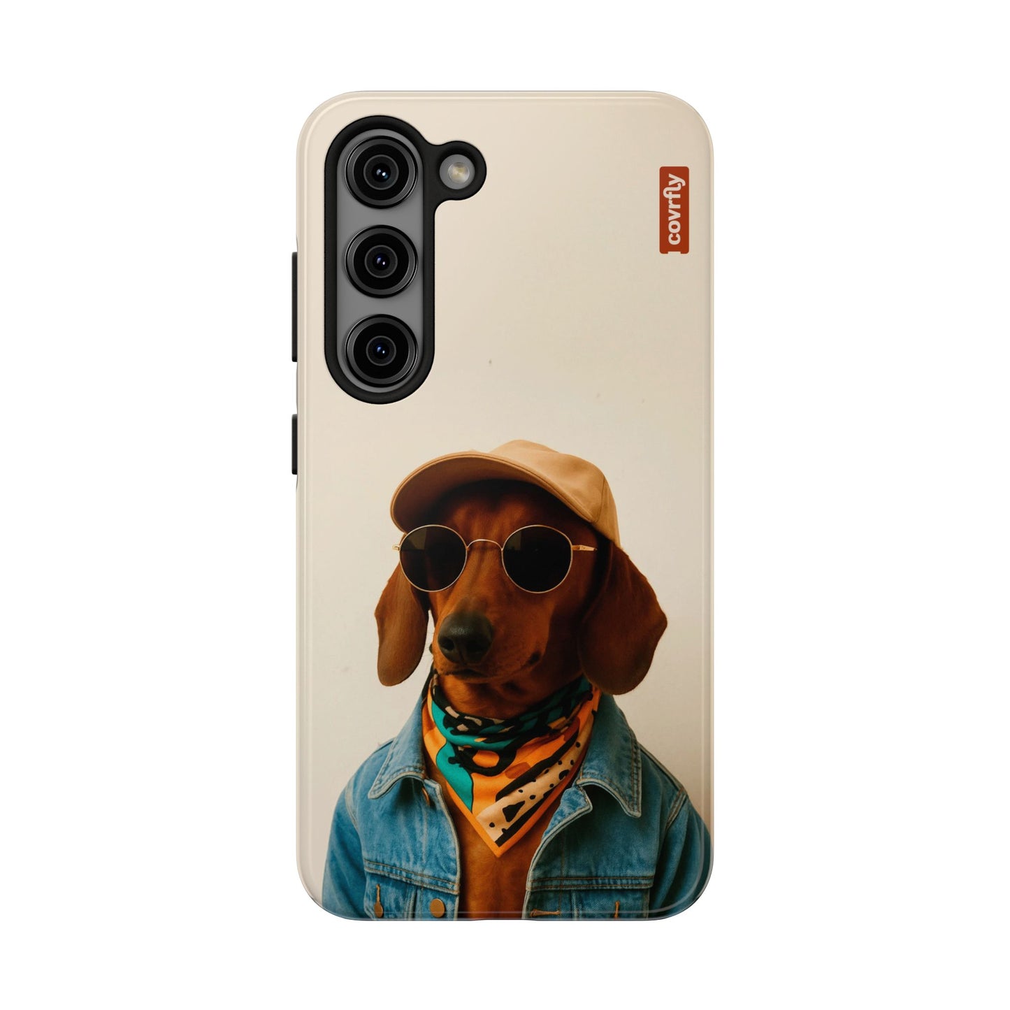 Lentes oscuros, mirada seria