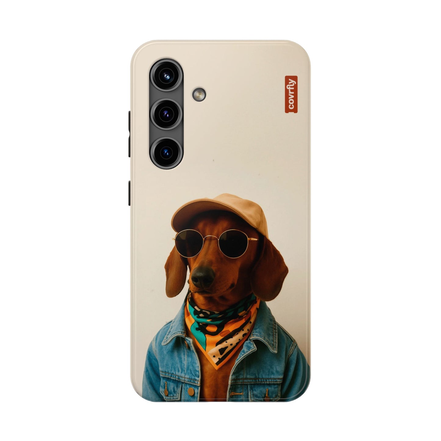 Lentes oscuros, mirada seria